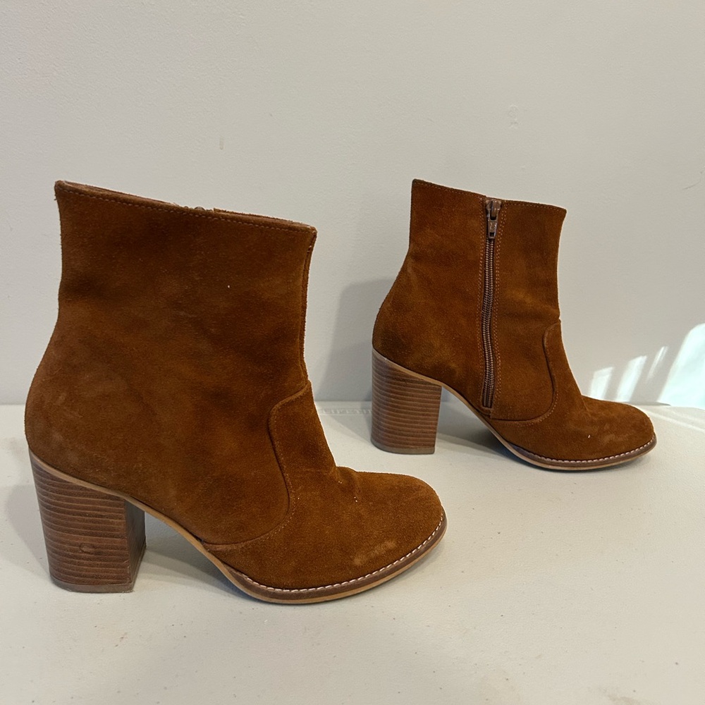 House of Harlow 1960 Arabella Suede Leather Ankle Bootie Camel Brown
